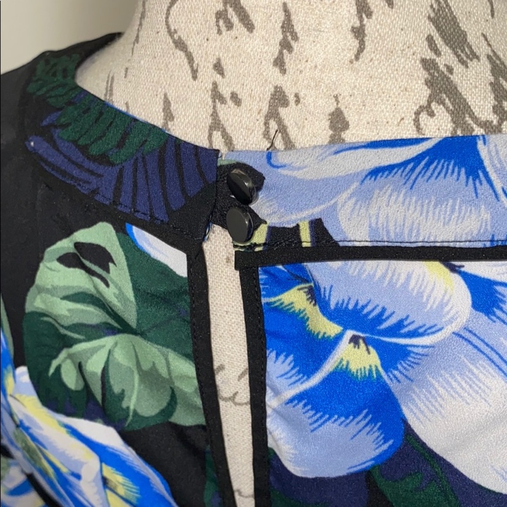 Floral Top - Picture 5 of 8